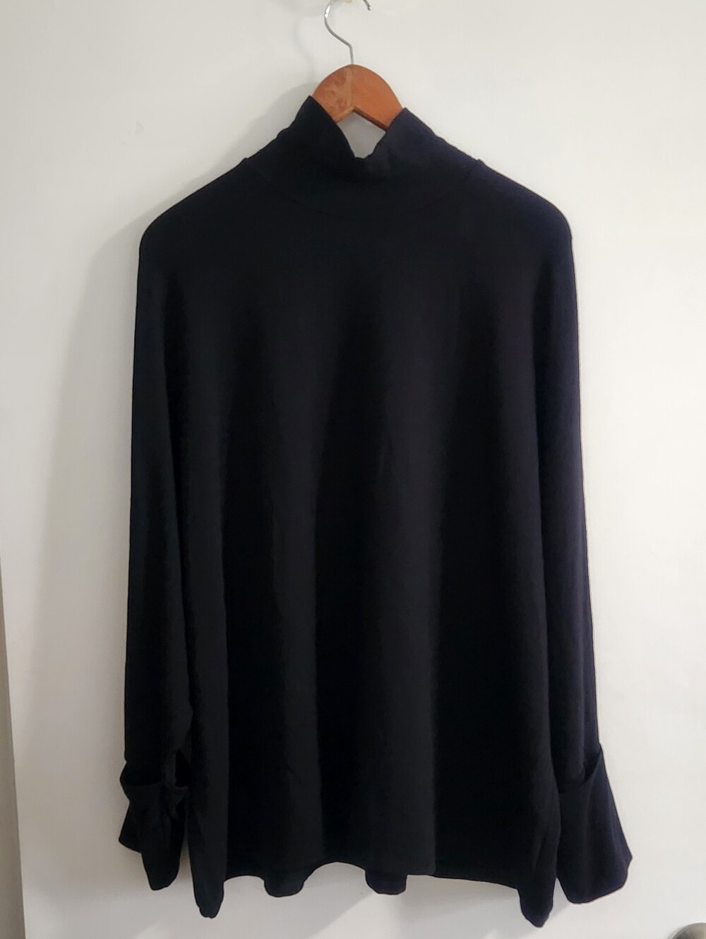 majestic filatures Turtleneck Size 5=XL Black French Touch Soft Touch